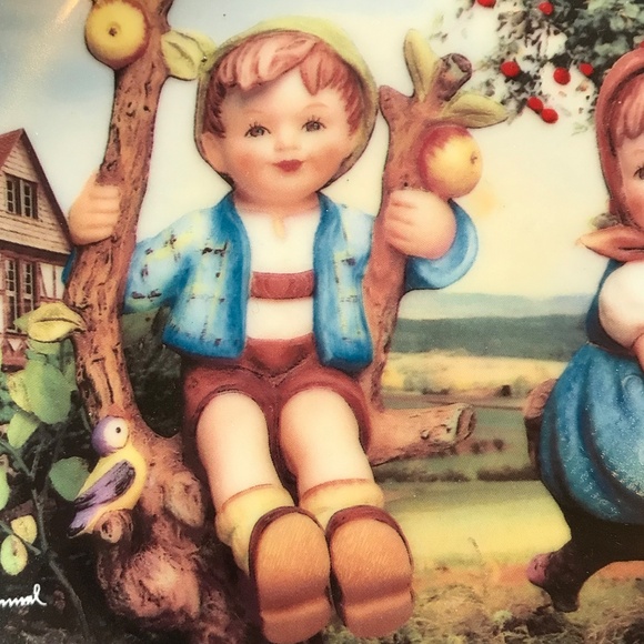 M.J. HUMMEL Plate Decor Apple Tree Boy and Girl Danbury Mint 8” Round - Picture 3 of 9